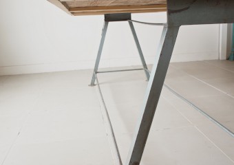 インダストリアル テーブル