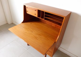 Writing Bureau by Borge Mogensen