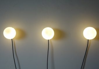 Milky wall lamp
