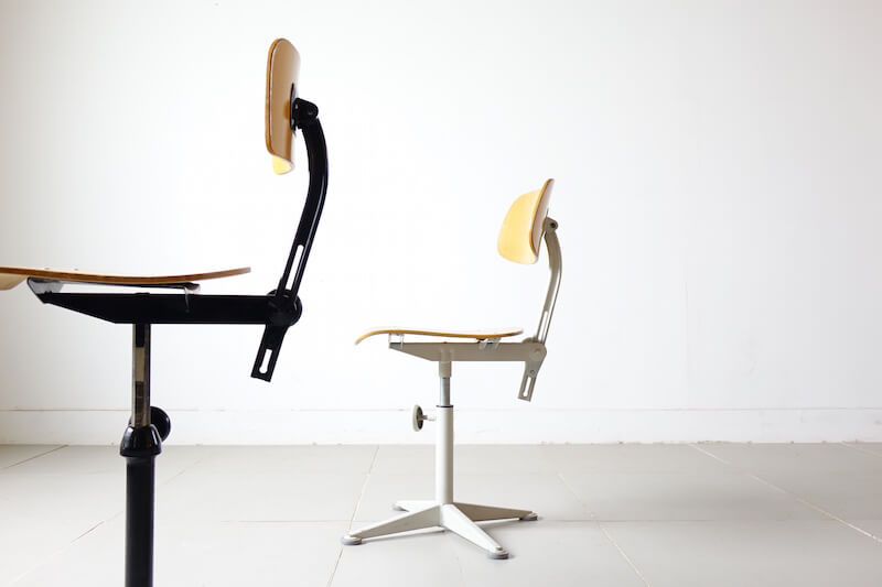 Bellbet | Drafting chair by Friso Kramer (white)