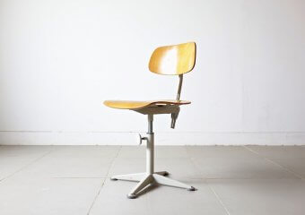 Drafting chair by Friso Kramer (white))