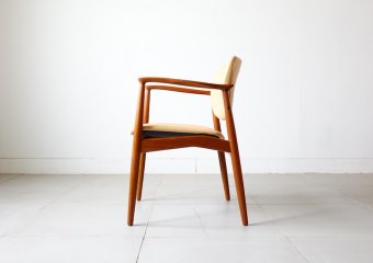 Model 67 armchair by Erik Buck