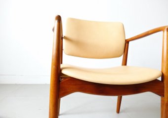 Model 67 armchair by Erik Buck