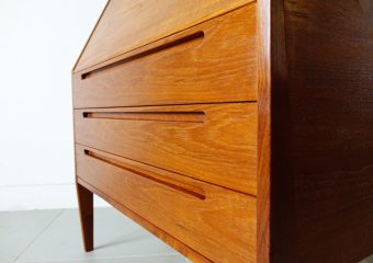 Writing Bureau by Nils Jonsson
