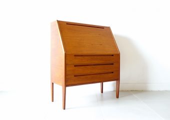 Writing Bureau by Nils Jonsson