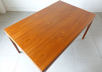 Anonymous dining table Anonymous dining table