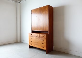 Cabinet (teak) by Hans J. Wegner for RY mobler