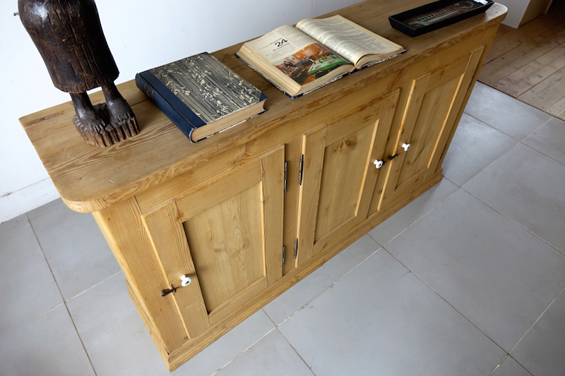 Vintage pine cabinet Vintage pine cabinet