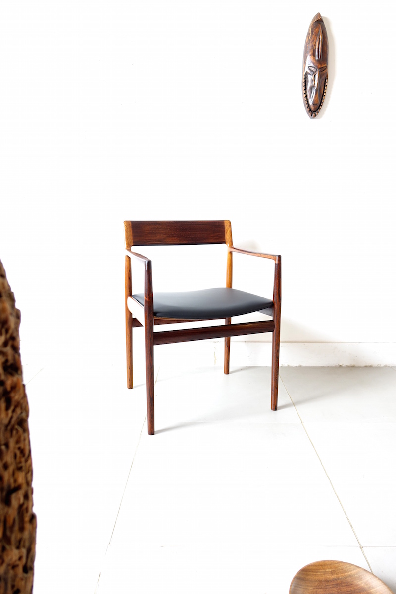Model.152 chair by Johannes Norgaard