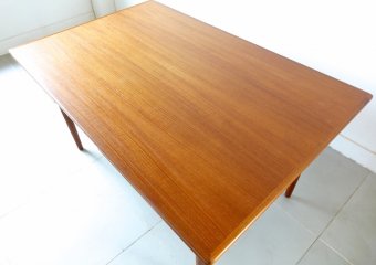 Model.54 dining table by Gunni Omann