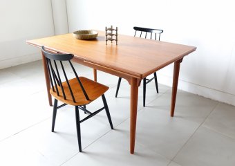 Model.54 dining table by Gunni Omann