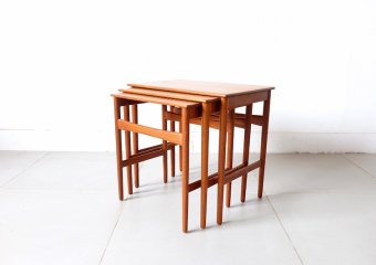 AT40 Nesting table (solid teak) by Hans J. Wegner