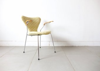 Model.3207 Seven Armchair by Arne Jacobsen