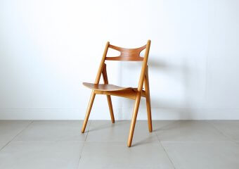 CH29 Sawbuck chairs/First edition by Hans J. Wegner