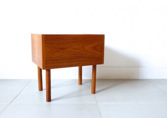 “RY430” Small chest by Hans J. Wegner