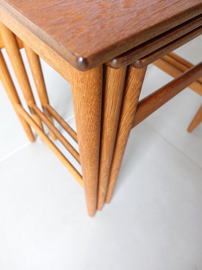 AT40 Nesting table by Hans J. Wegner in teak & oak