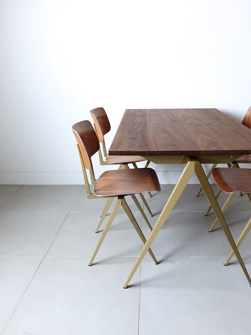 TD.4 Table / Peal gold