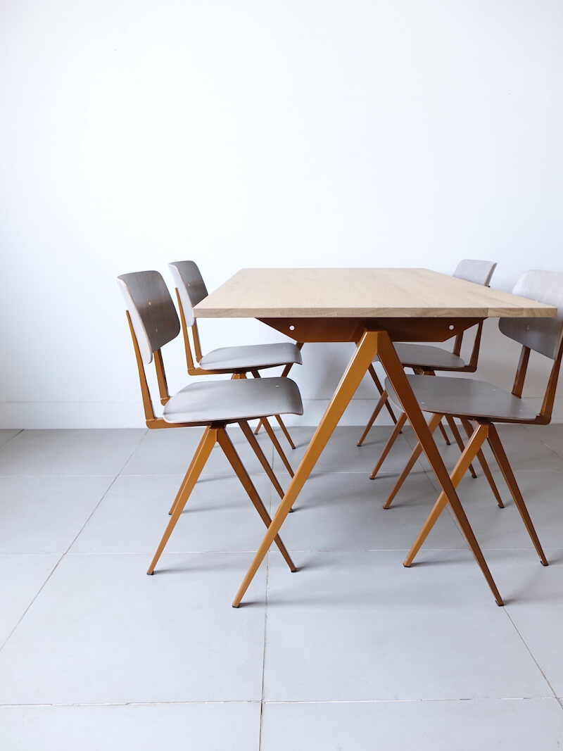 TD.4 Table / Loam brown