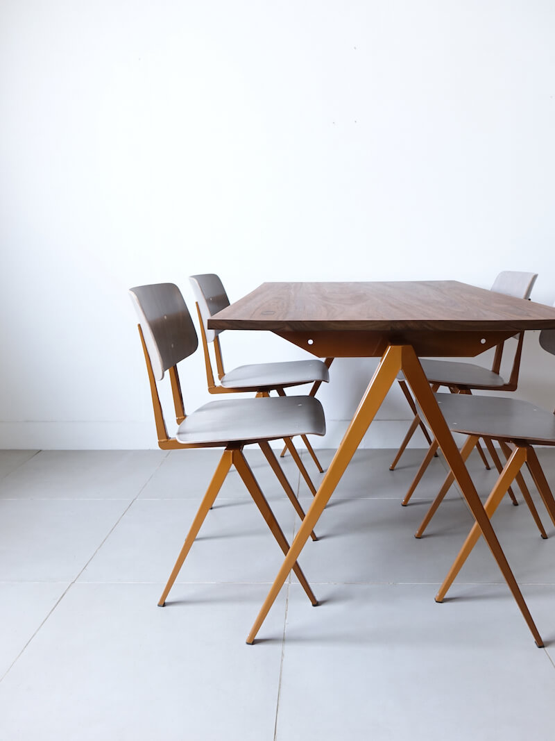 TD.4 Table / Loam brown