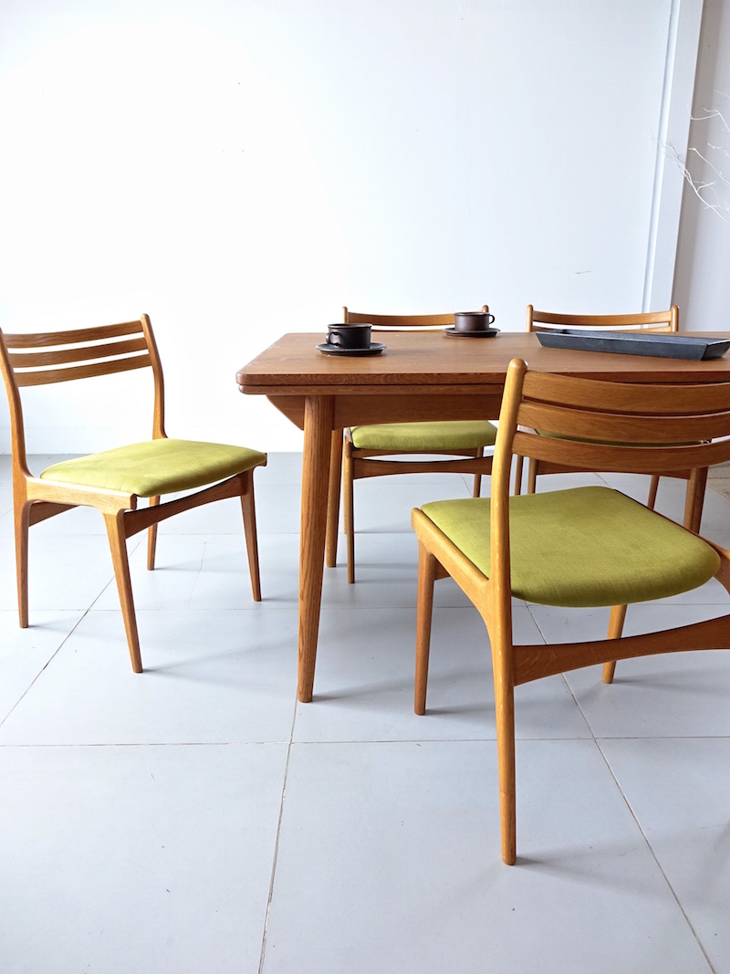 Dining chairs by Johannes Andersen
