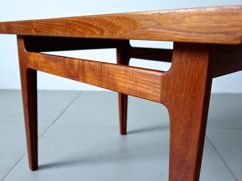 Side table FD635 by Finn Juhl for France & Daverkosen Side table FD635 by Finn Juhl for France & Daverkosen