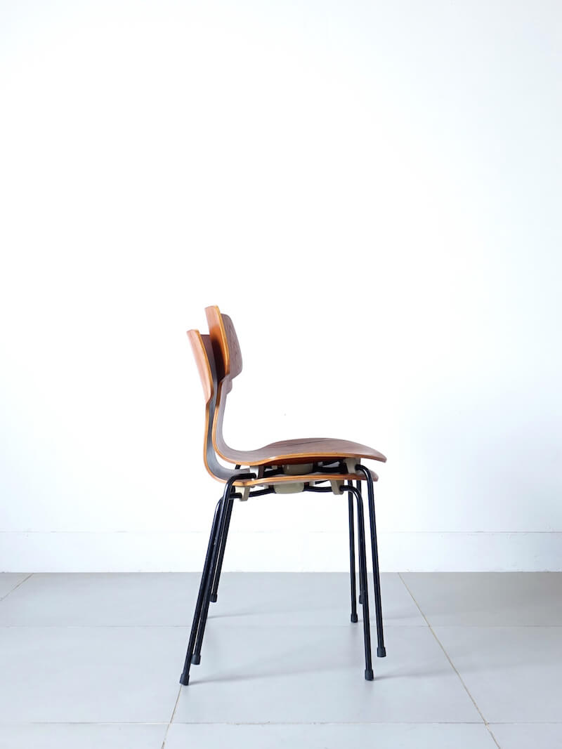 T chairs 3103 by Arne Jacobsen for Fritz Hansen