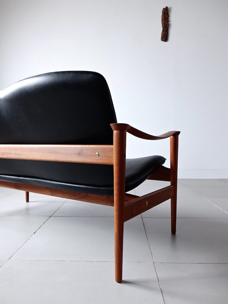 Model.711 sofa by Fredrik Kayser for Vatne Lenestolfabrikk