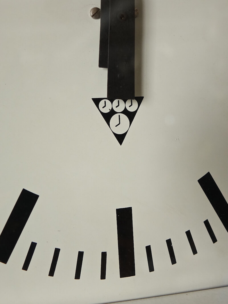 Pragotron clock (square) Pragotron clock (square)