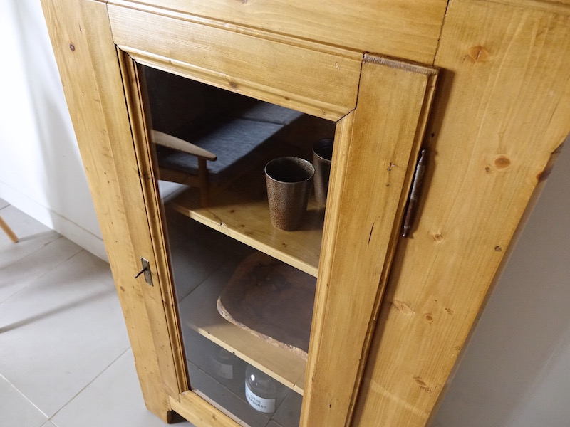 Old pine cabinet Old pine cabinet