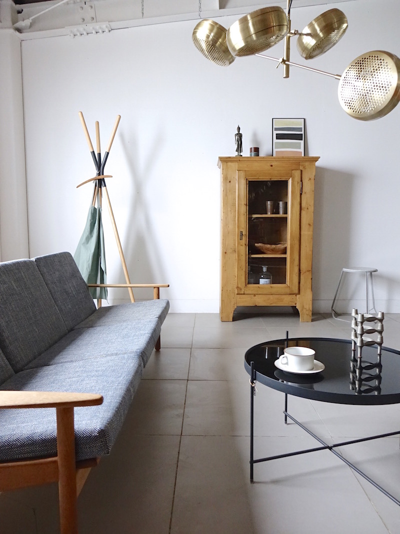 Old pine cabinet Old pine cabinet