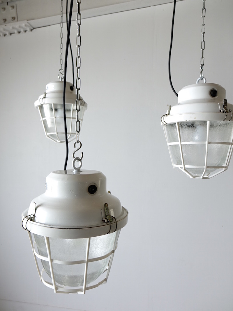 White deck lamp / ヴィンテージインダストリアルランプ