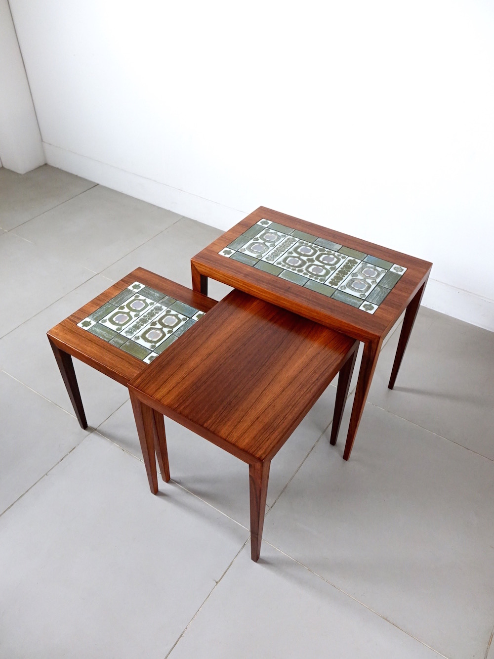 Tenera Tile top nesting table by Haslev with Royal Copenhagen 004D215