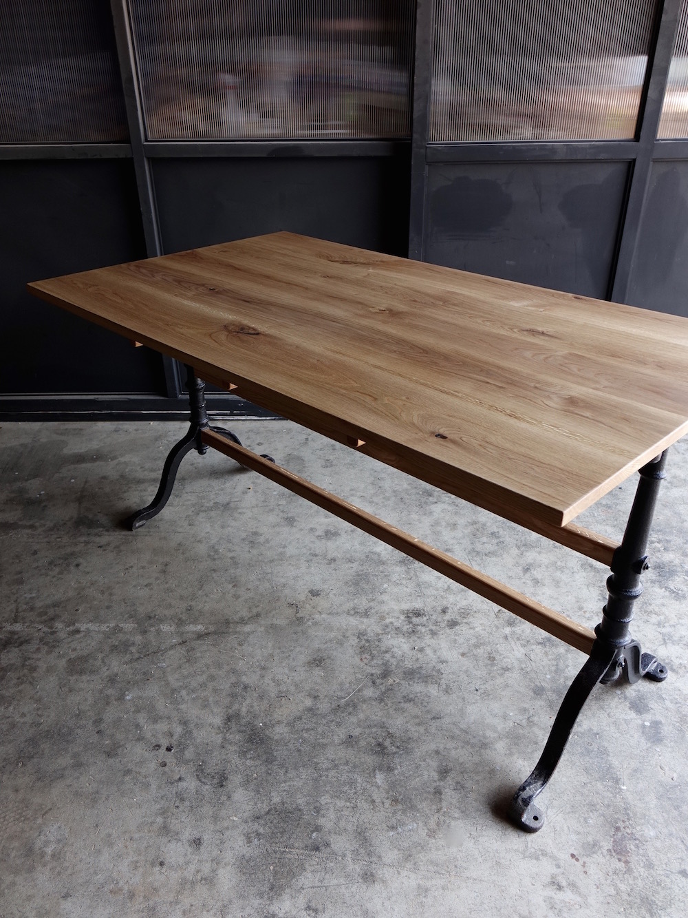 Antique metal leg table