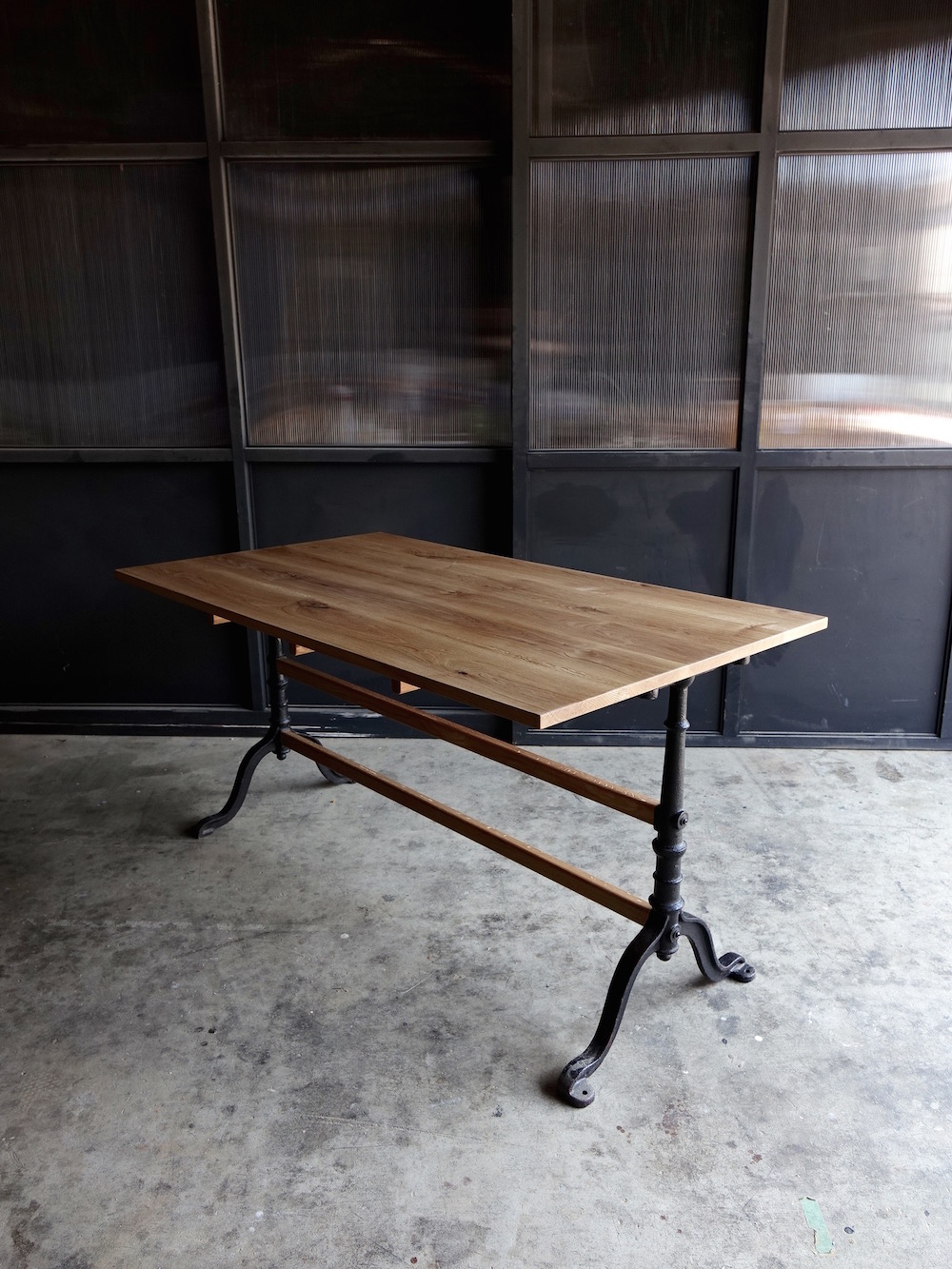 Antique metal leg table