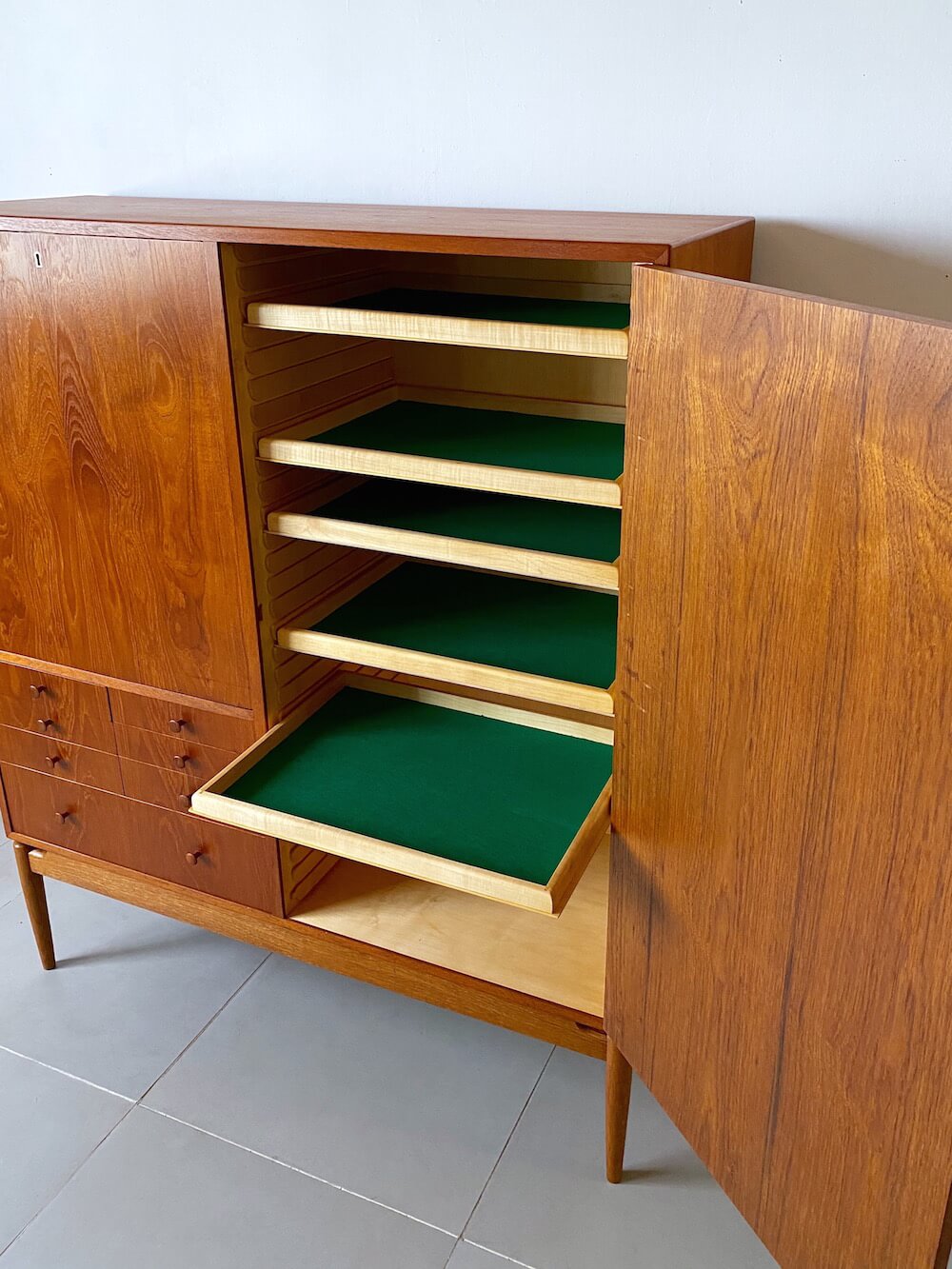 Cabinet by Finn Juhl for Soren Willadsen Cabinet by Finn Juhl for Soren Willadsen