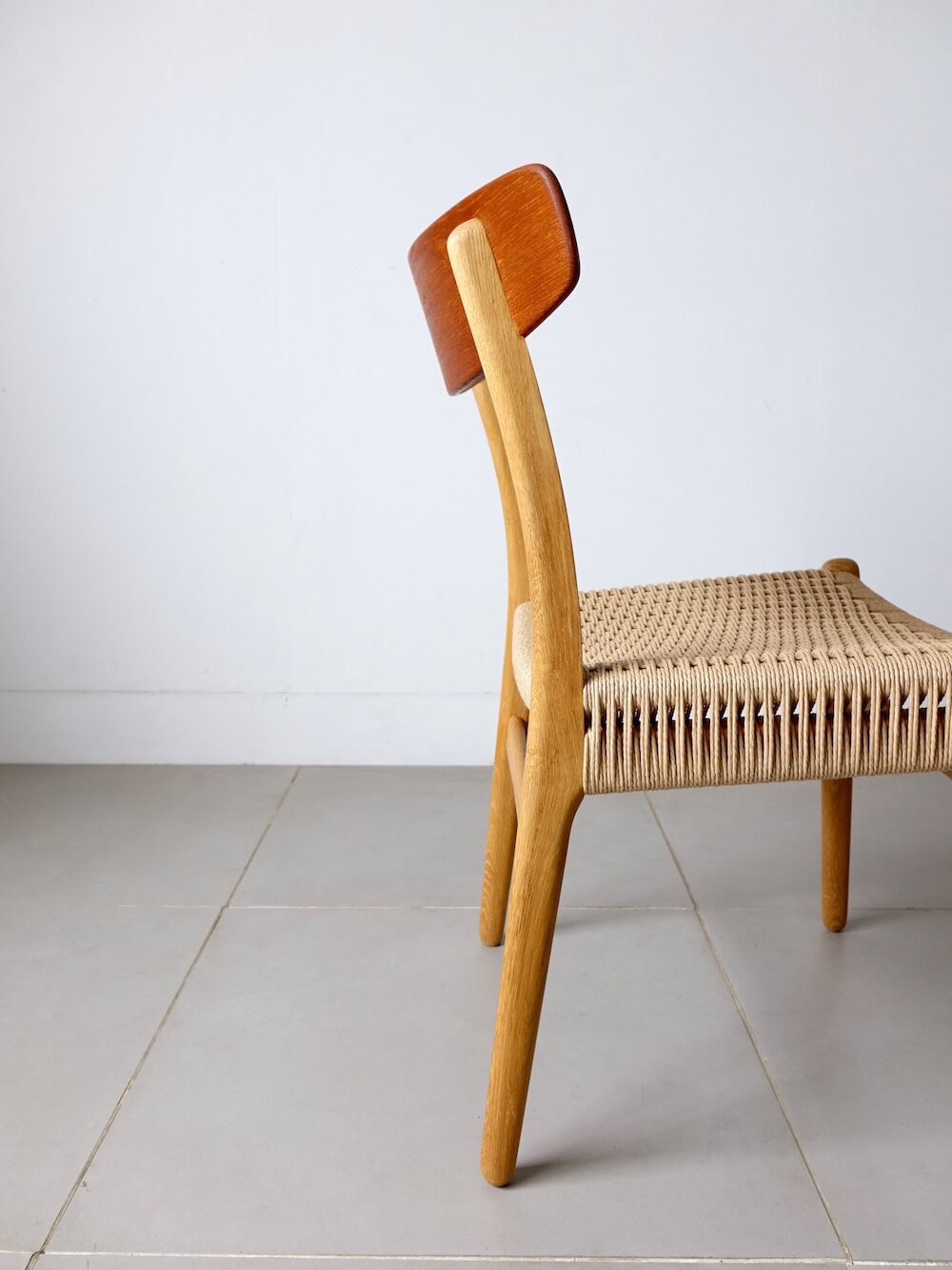 Bellbet | Dining chair CH23 by Hans J. Wegner for Carl Hansen & Son