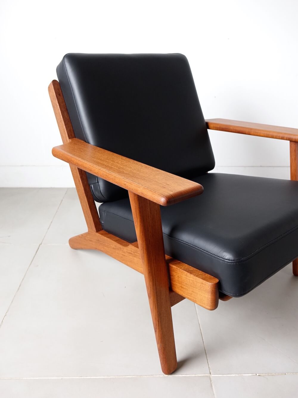 Eazy chair “GE290" by Hans J. Wegner in teak