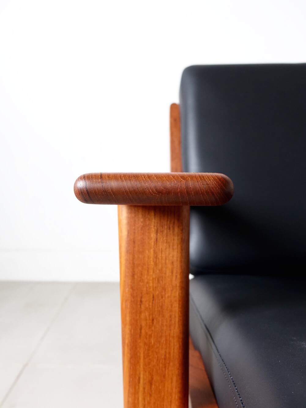 Eazy chair “GE290" by Hans J. Wegner in teak