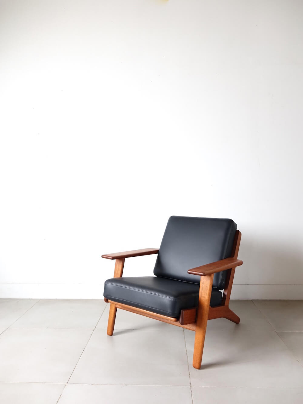 Eazy chair “GE290" by Hans J. Wegner in teak
