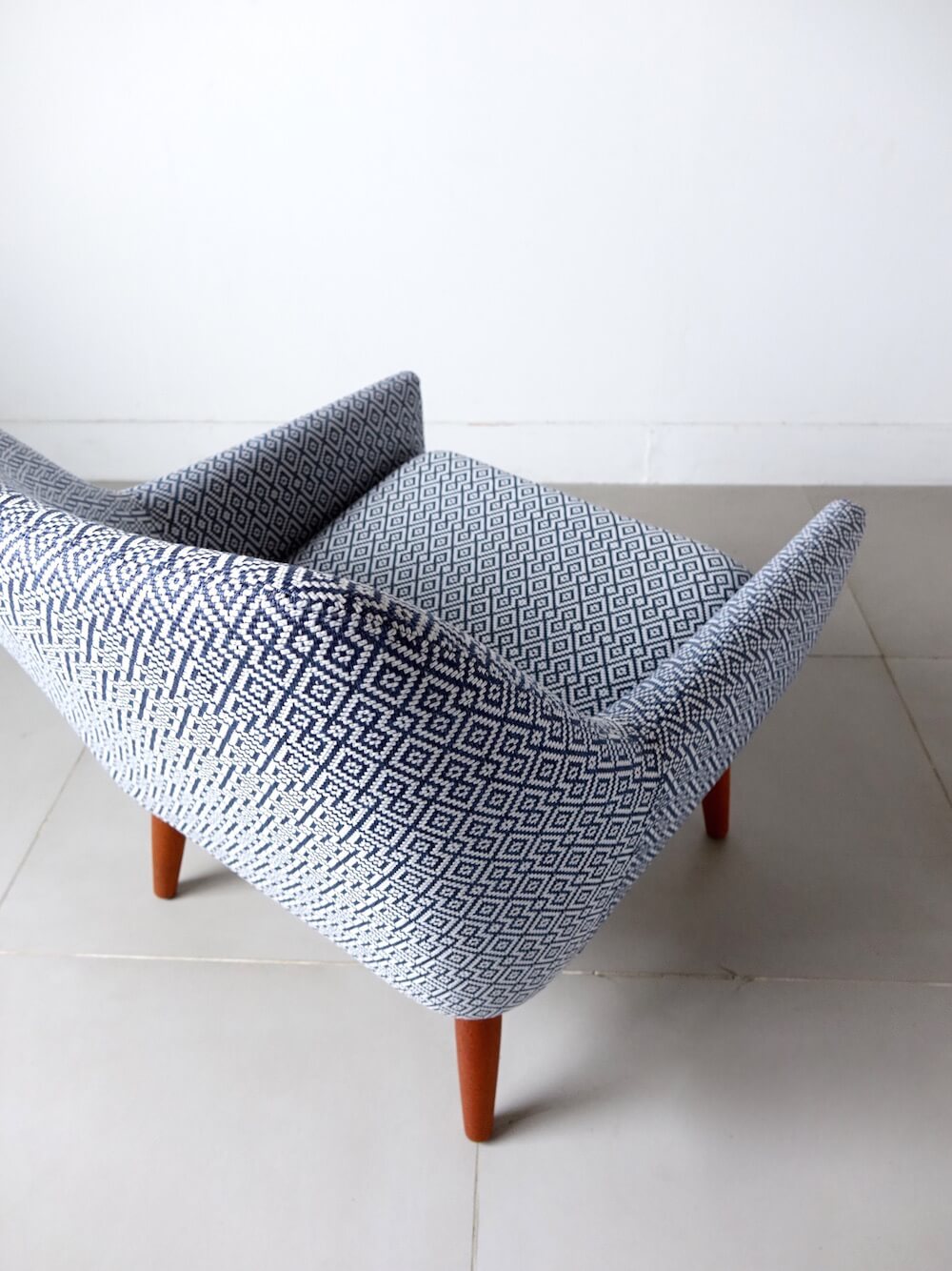 Anonymous vintage danish chair with GUELL LAMADRID