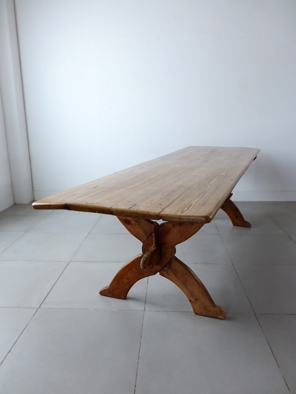 Cross leg old pine table