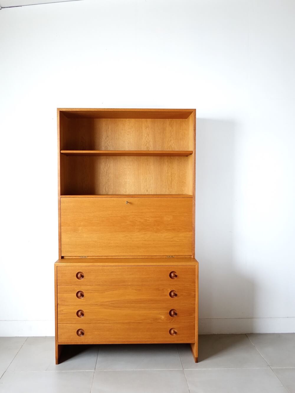RY series writing cabinet by Hans J. Wegner in oak