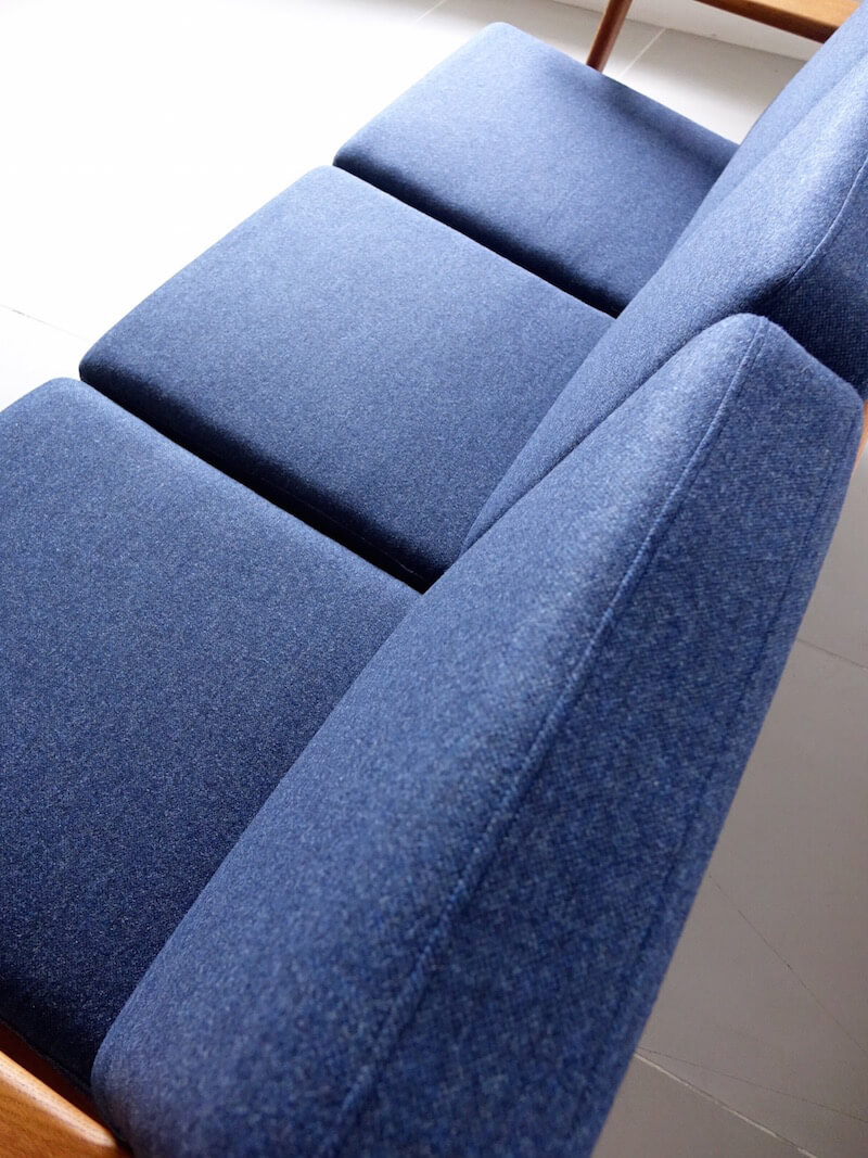 Sofa GE290 by Hans J. Wegner for GETAMA