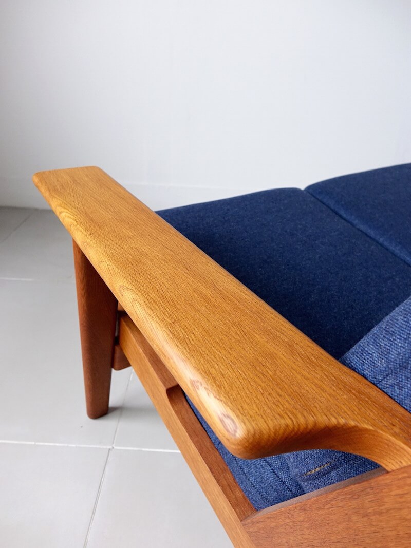 Sofa GE290 by Hans J. Wegner for GETAMA