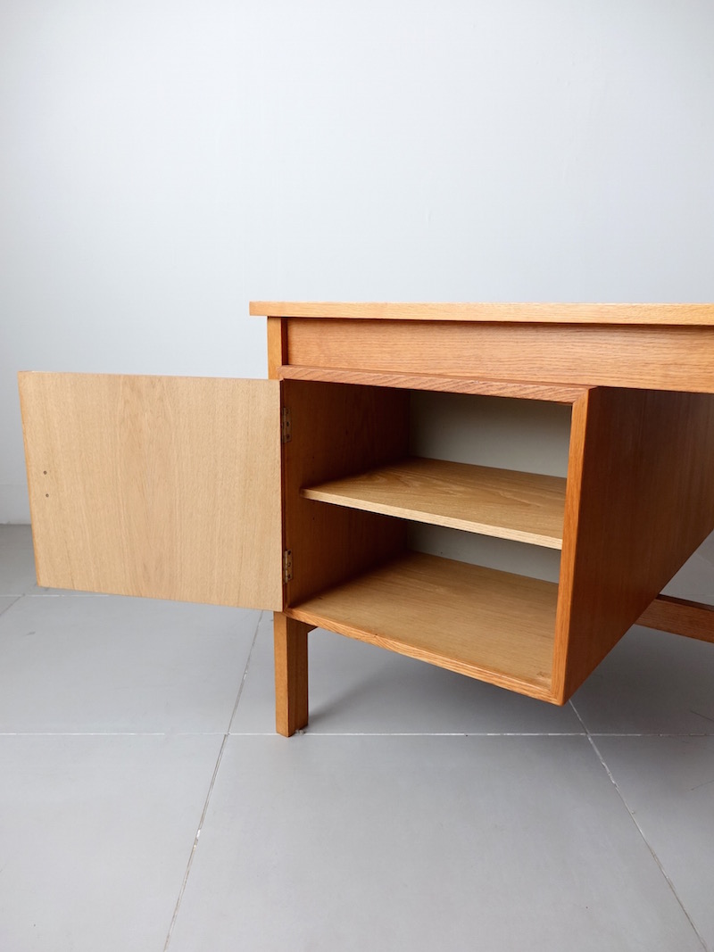 Extension desk by H. Brockmann Petersen in oak Extension desk by H. Brockmann Petersen in oak