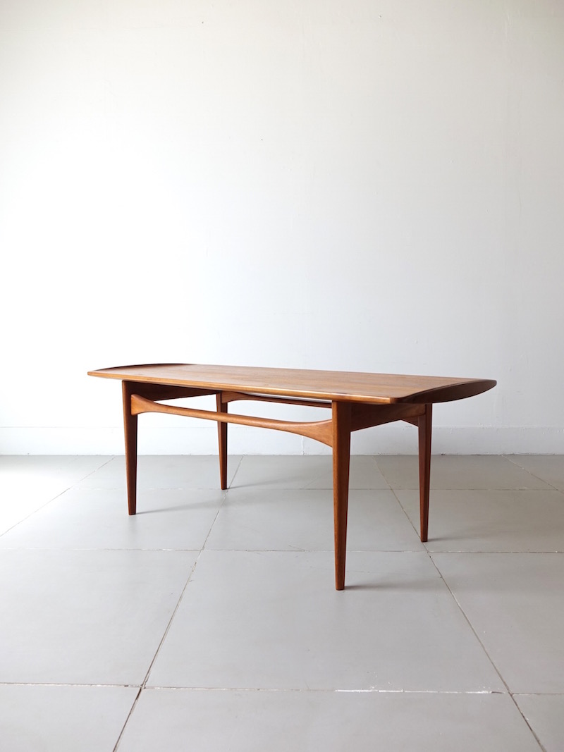 "FD503" Coffee Table by Tove & Edvard Kindt-Larsen for France ＆ Daverkosen