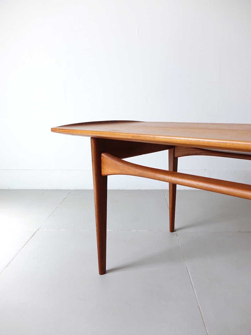 "FD503" Coffee Table by Tove & Edvard Kindt-Larsen for France ＆ Daverkosen