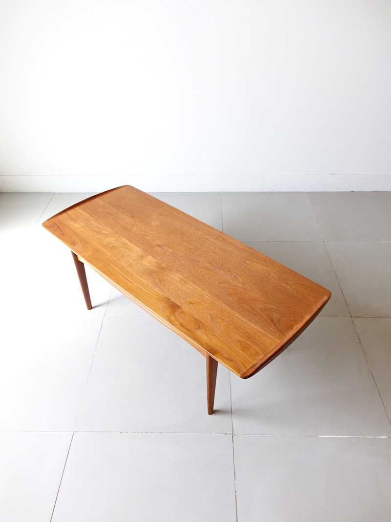 "FD503" Coffee Table by Tove & Edvard Kindt-Larsen for France ＆ Daverkosen