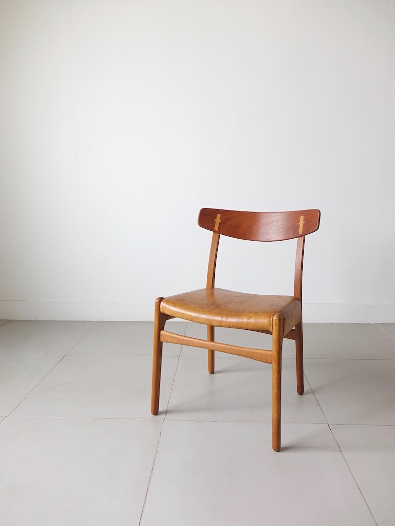 Dining chair CH23 by Hans J. Wegner for Carl Hansen & Son with Nubuck leather