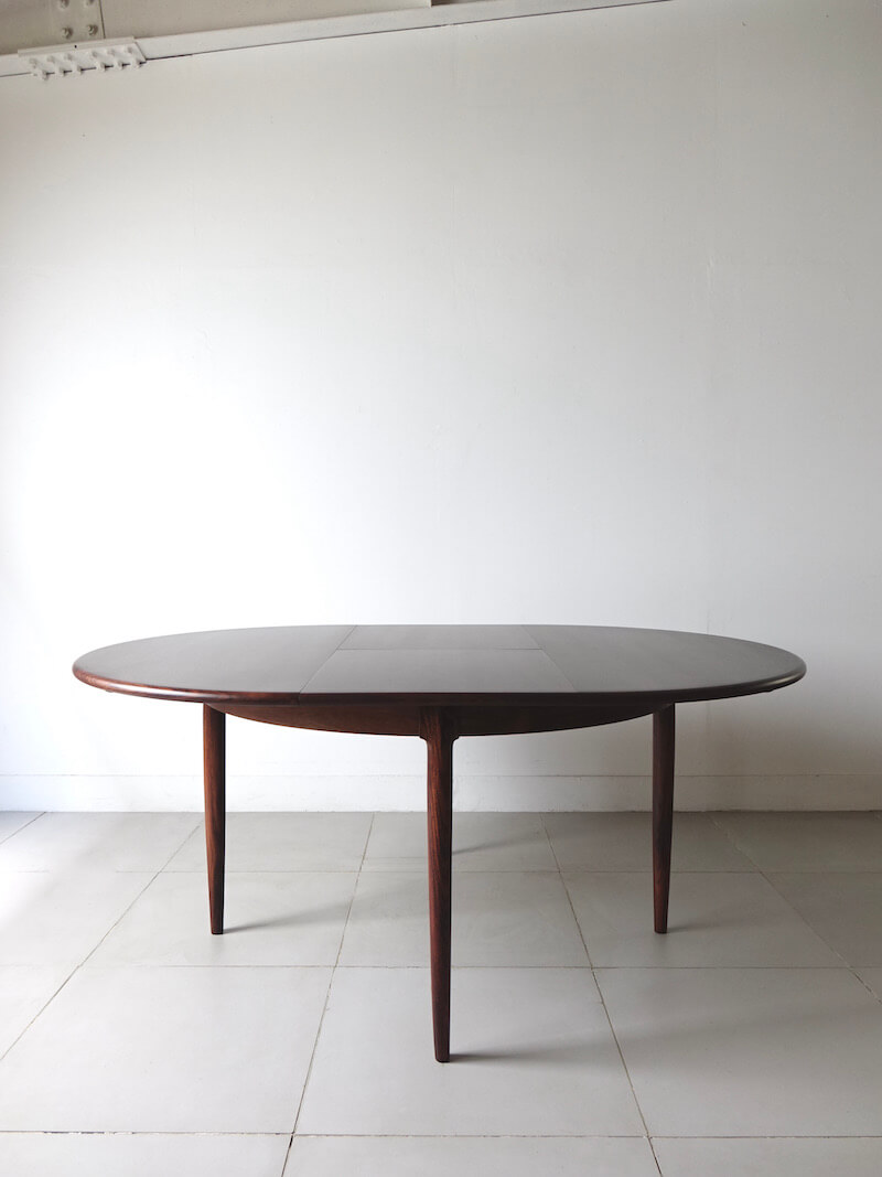 Rosewood dining table model.15 by N.O. Moller for J.L.Møller Rosewood dining table model.15 by N.O. Moller for J.L.Møller